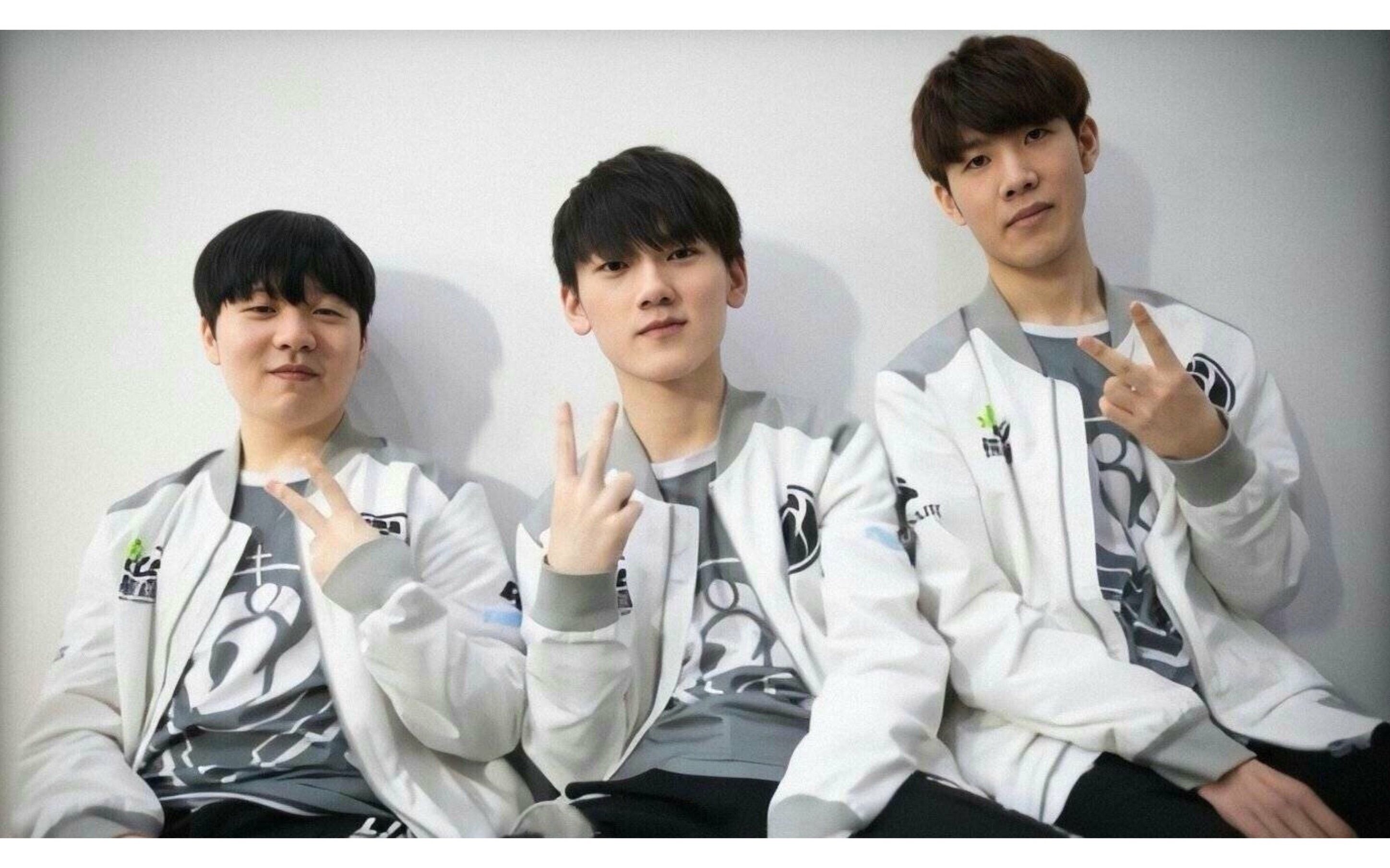 足球比赛中 足球比赛中